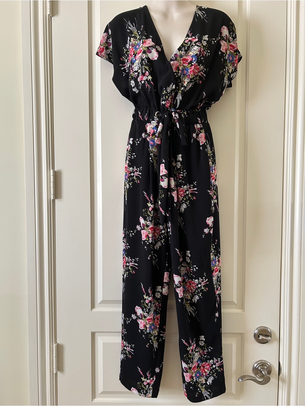 SIMPLEE Black/Pink Floral Cap Sleeve Jumpsuit Size S, NWOT